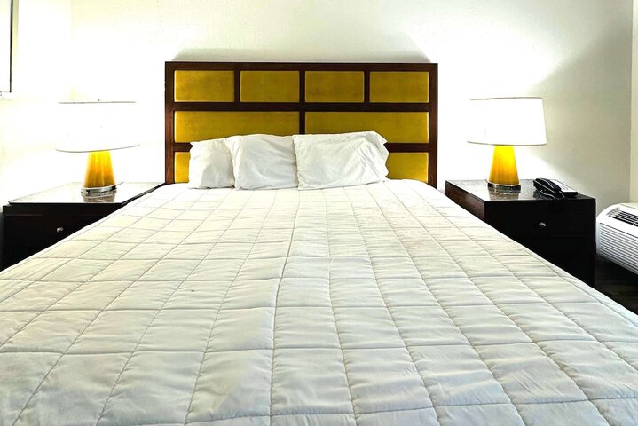 Room 50 of 111