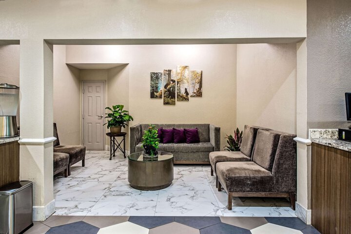 Hotel Interior 11 of 43