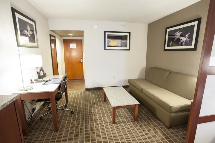 Room 13 of 42
