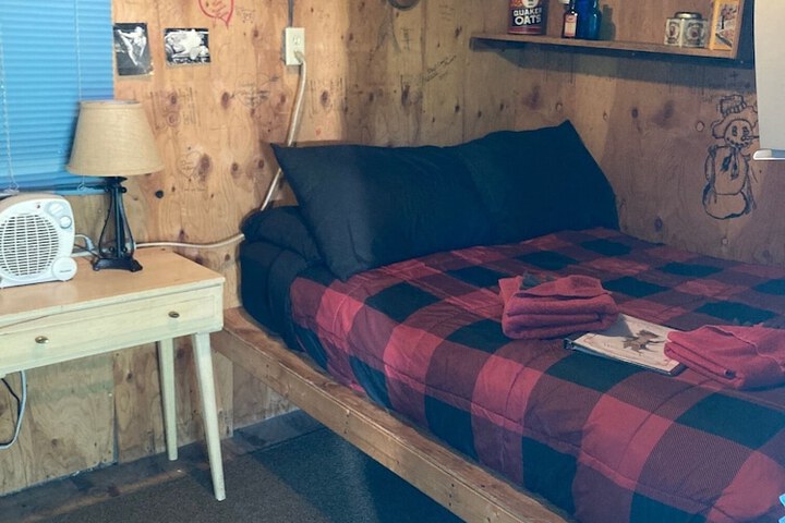 Nauti Otter Inn and Yurt Village
