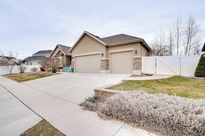 Modern Lehi Apartment: 2 Mi to Thanksgiving Point