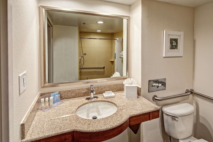 Hampton Inn by Hilton Charlotte / Matthews