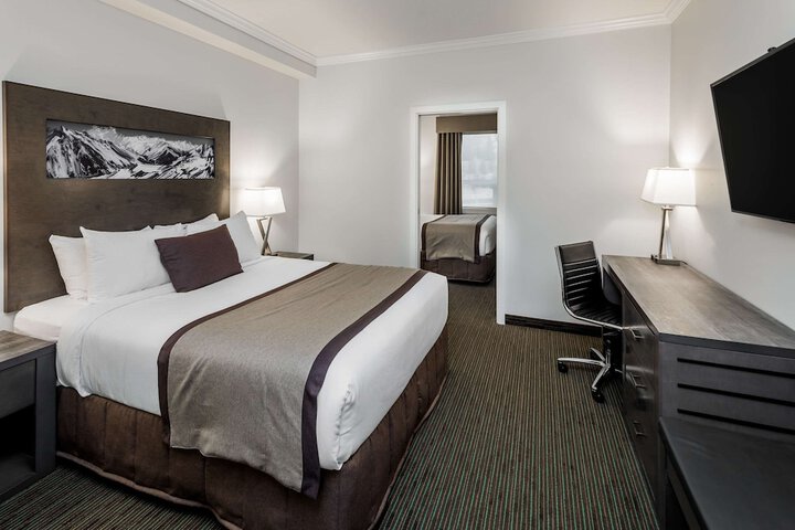 Room 30 of 46