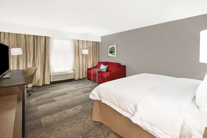 Room 32 of 40