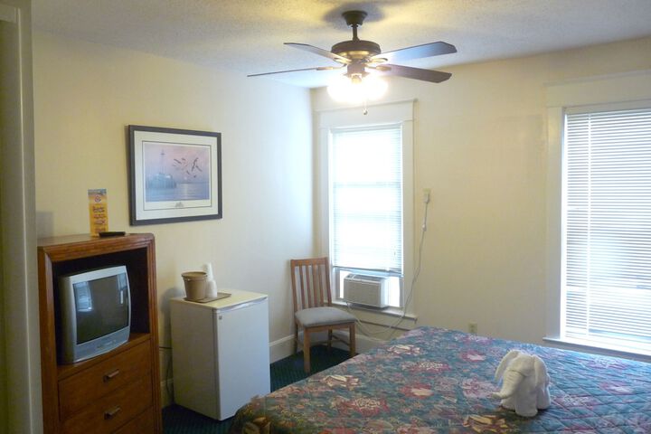 Room 27 of 34