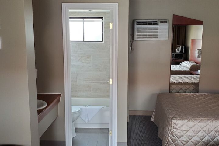 Falcon Motel Brossard