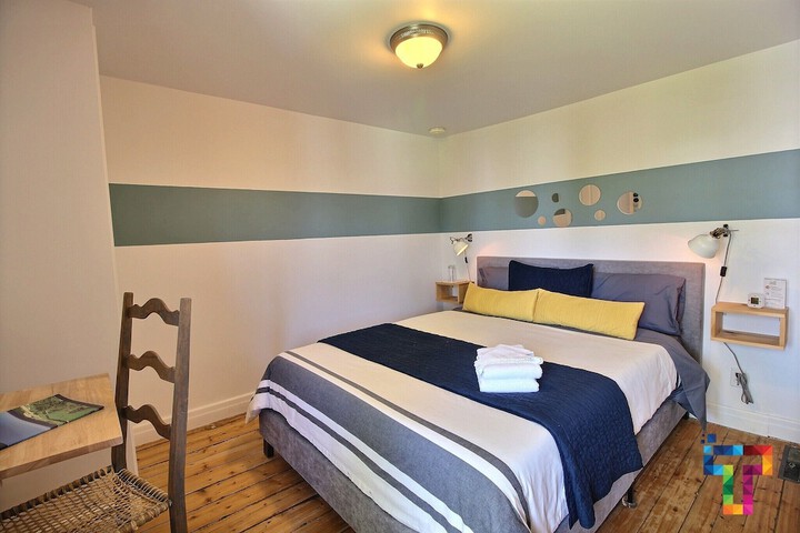 Room 30 of 62