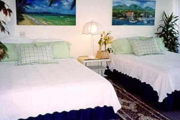 Hale-hoola B & B