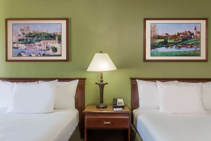 Baymont by Wyndham Waycross