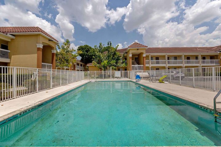 Extended Stay America Suites Miami Airport Doral