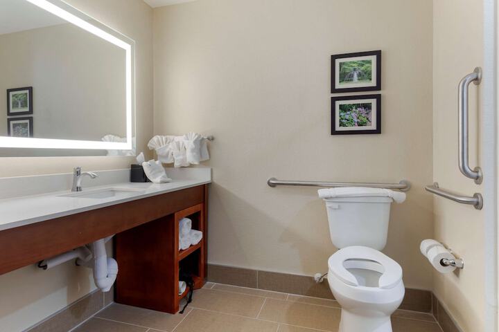 Comfort Suites West Monroe near Ike Hamilton Expo Center