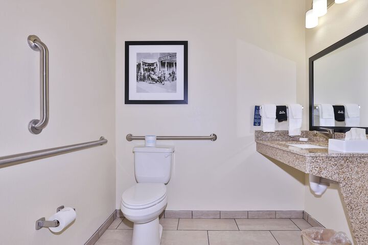 Cobblestone Hotel & Suites - Monte Vista