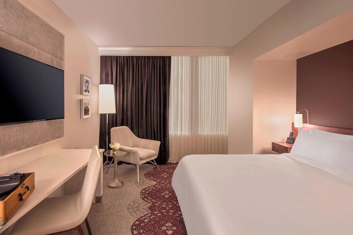The Elizabeth Hotel Autograph Collection
