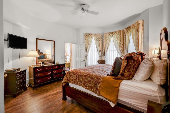 Room 153 of 191