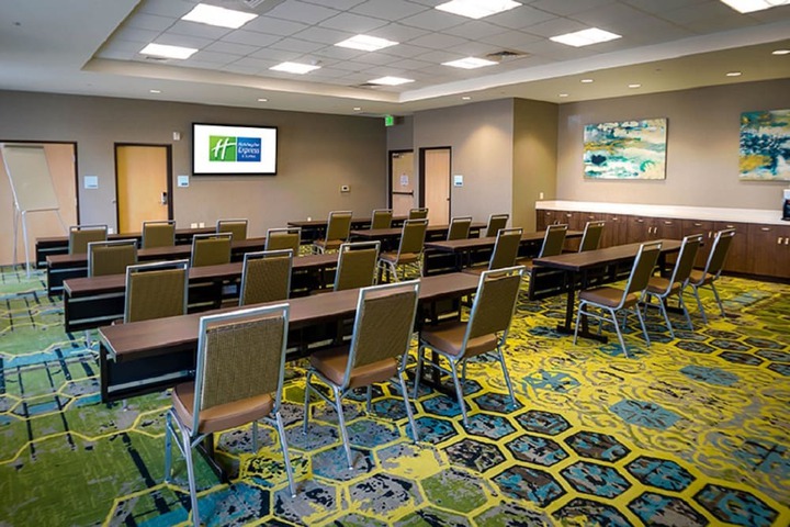 Holiday Inn Express & Suites Salt Lake City South - Murray by IHG