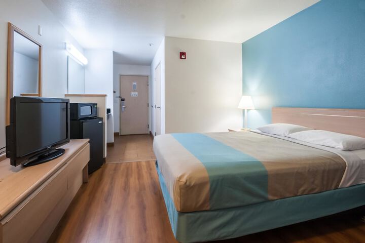 Room 28 of 52