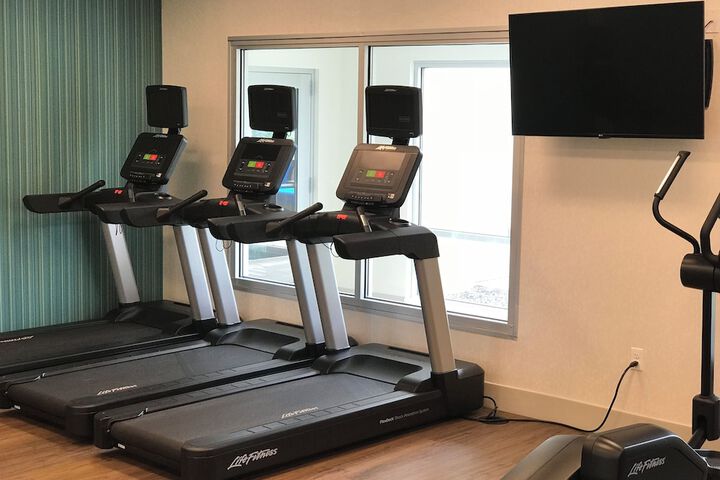 Holiday Inn Express & Suites Hannibal - Medical Center by IHG