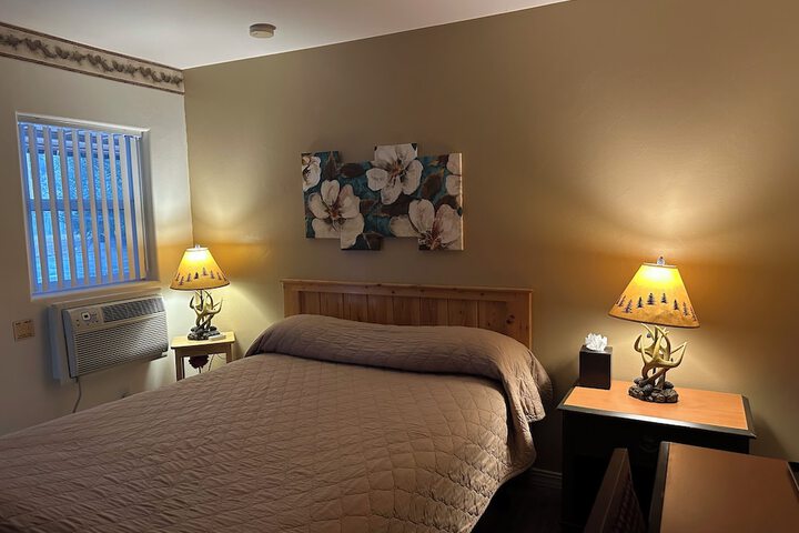 Rustic Inn Motel