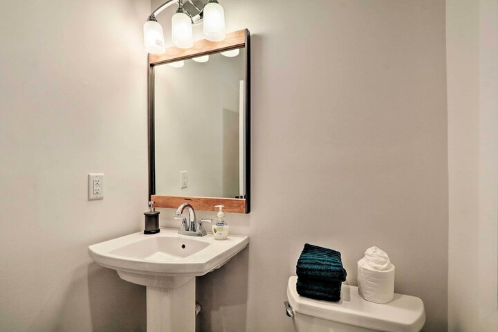 Updated Downtown Red Bank Home 5 Mi to Beach!