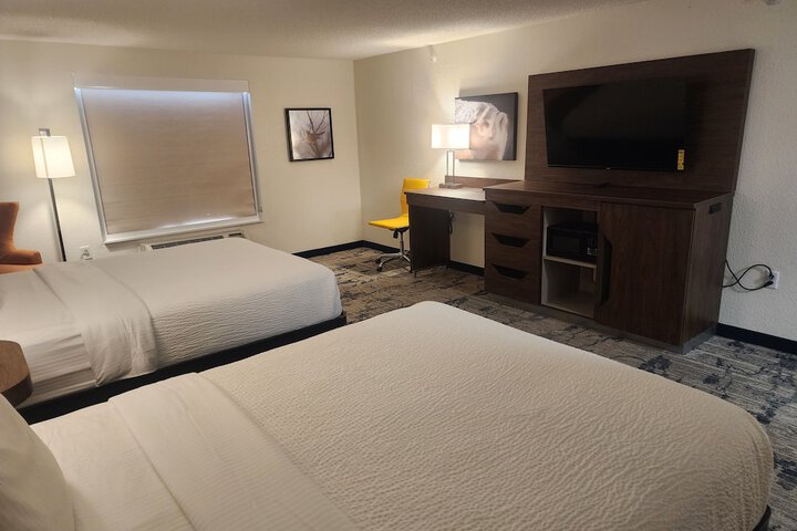 La Quinta Inn & Suites by Wyndham Milwaukee SW New Berlin