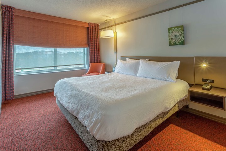Room 8 of 37