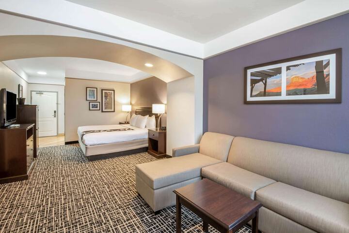 Room 33 of 49