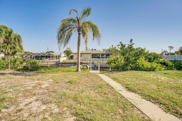 Englewood Home on Canal: Boat to Lemon Bay!