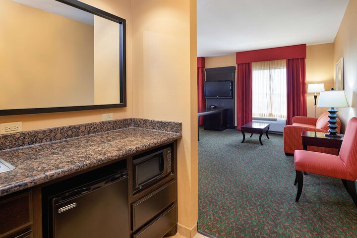 Room 27 of 43