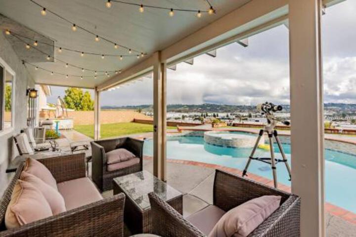 Luxurious 5B4B Home with Pool and View