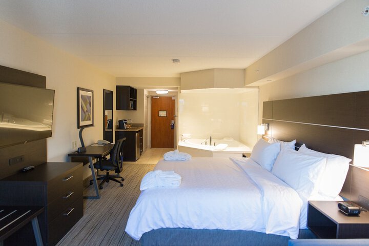 Room 30 of 51