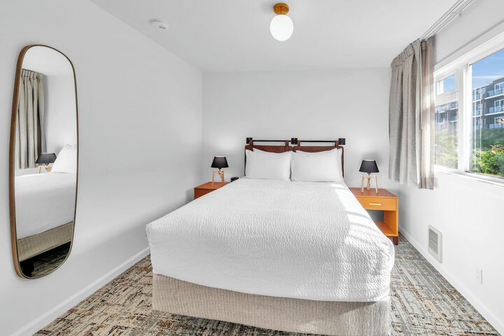 Room 33 of 100