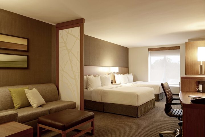 Room 16 of 38