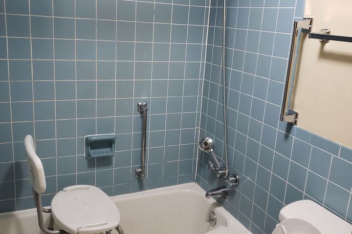 Room 25 of 32