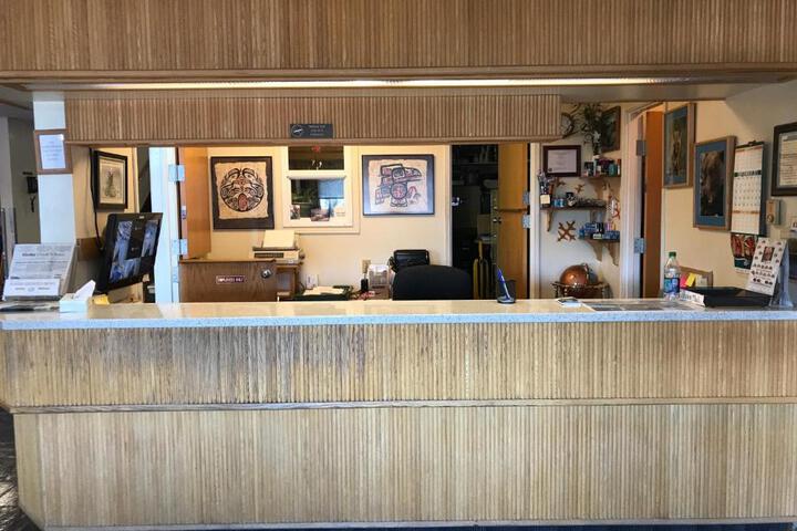 Shelikof Lodge
