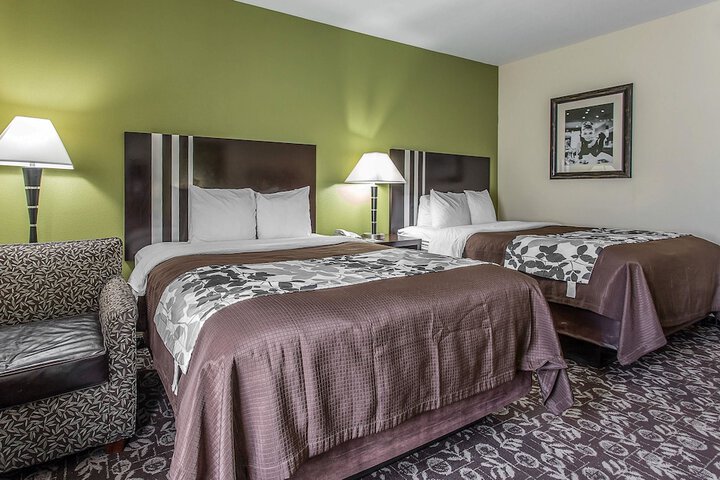Room 14 of 25