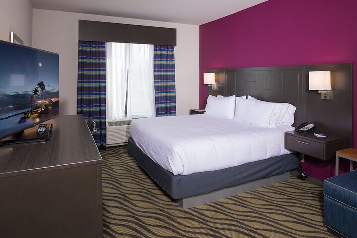 Holiday Inn Express Hutchinson by IHG