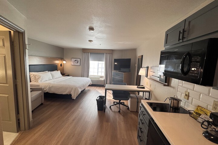 Room 25 of 41