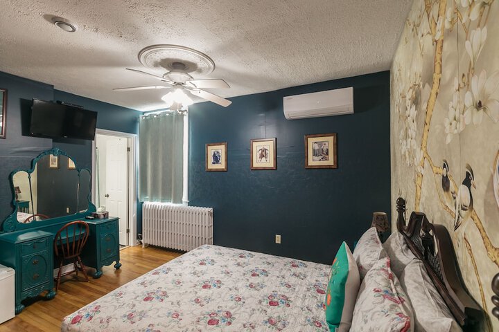 Room 37 of 71