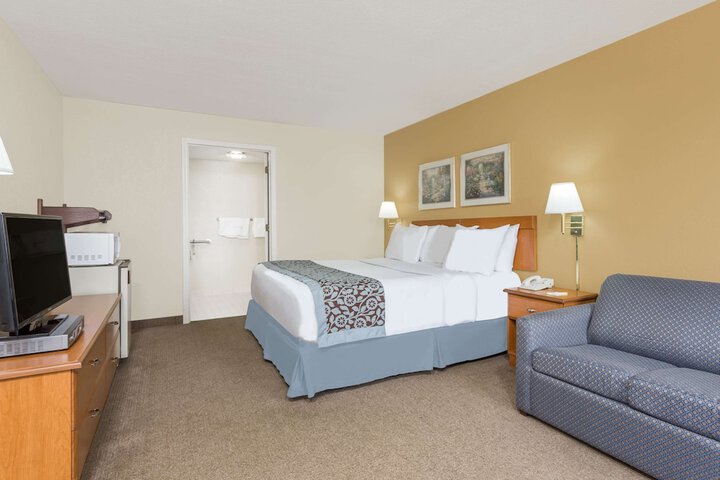 Room 8 of 20