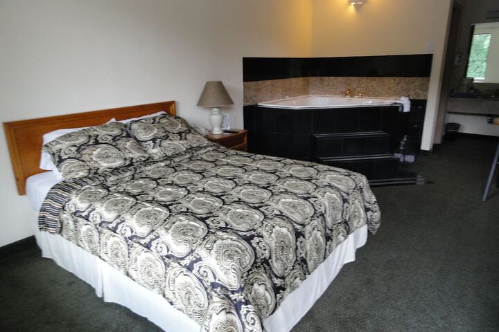 Room 9 of 27