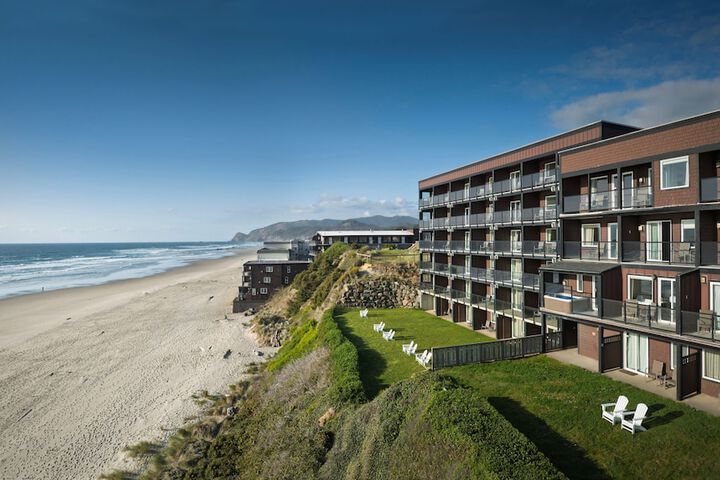 Starfish Manor Oceanfront Hotel