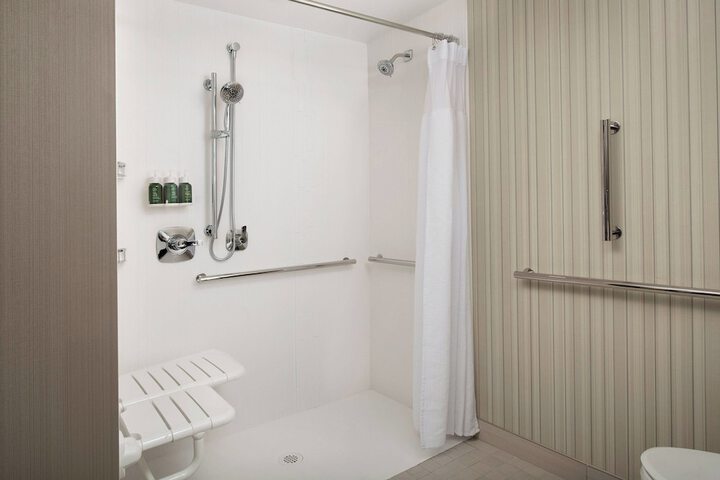 Room 21 of 49