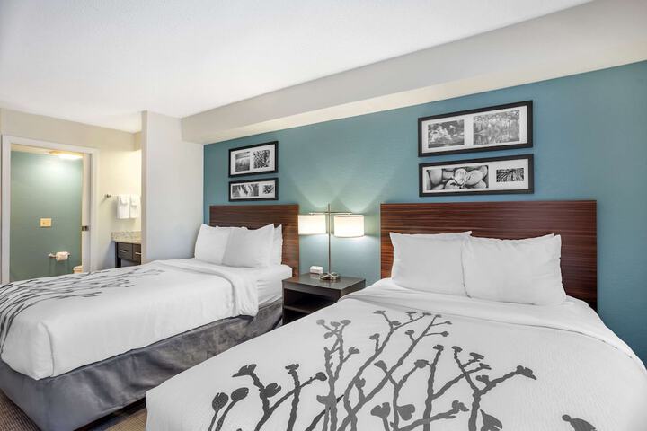Room 11 of 24