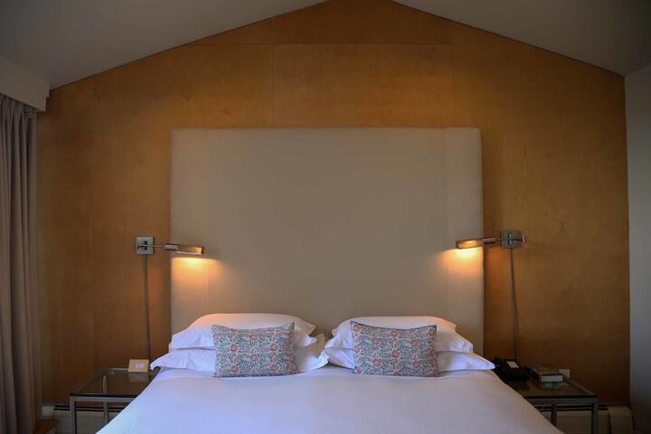 Room 10 of 38