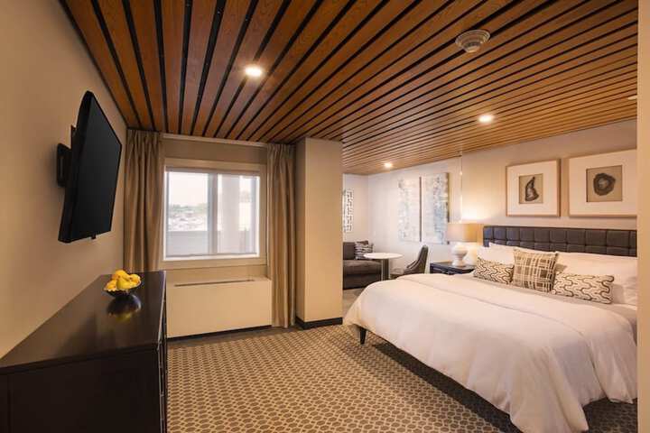 Room 7 of 17