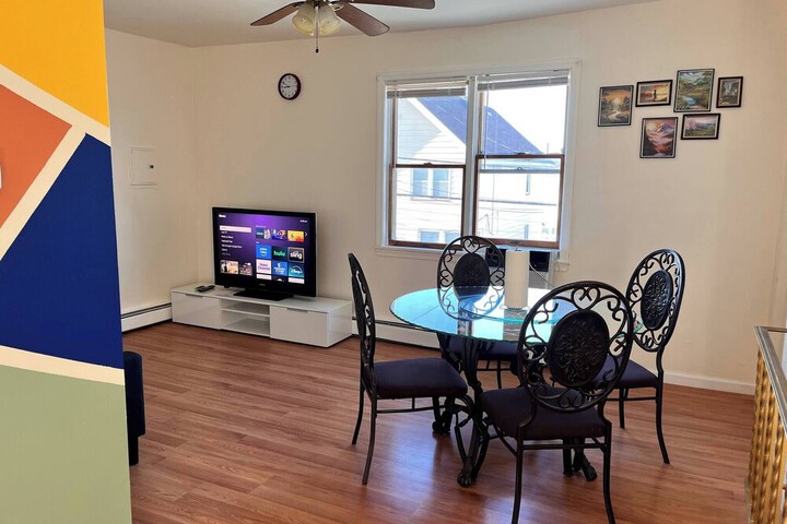Amazing Three Bedrooms Apartment