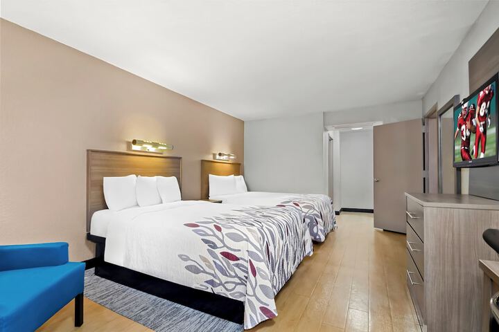 Room 33 of 43