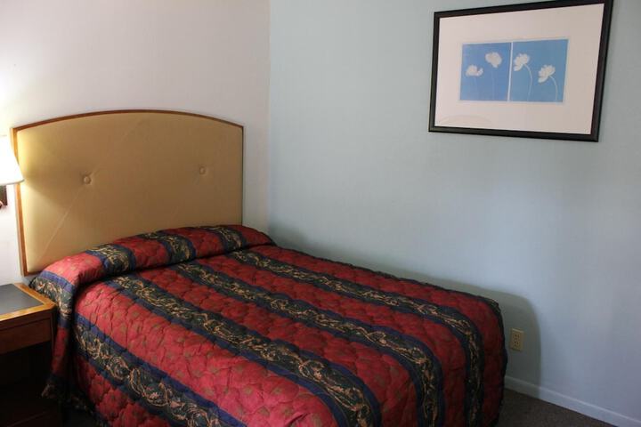 Room 22 of 35