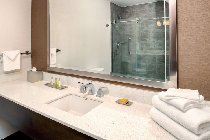 DoubleTree by Hilton Olympia Downtown Capitol District