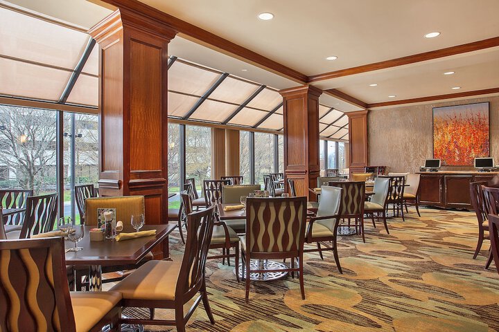 Crowne Plaza Knoxville Downtown University by IHG
